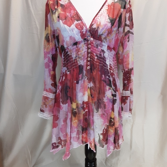 V Cristina Sheer Poly Beaded Flower Tunic LG - Picture 2 of 9